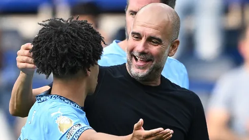 Guardiola está satisfeito com Rico Lewis (Foto: Shaun Botterill/Getty Images)