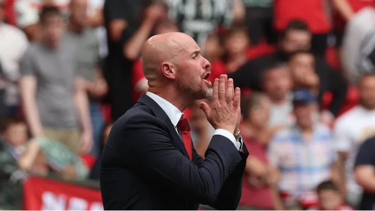 Ten Hag encaminha venda relâmpago do Manchester United para clube inesperado.