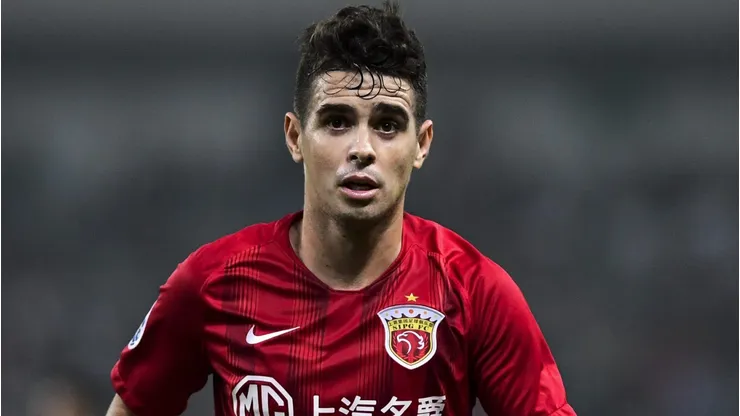 Oscar deixa o Flamengo de lado e prioriza acerto com outro clube (Photo by Di Yin/Getty Images)