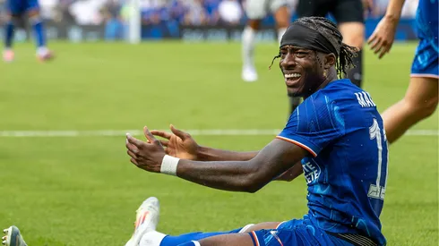 Noni Madueke em partida pelo Chelsea