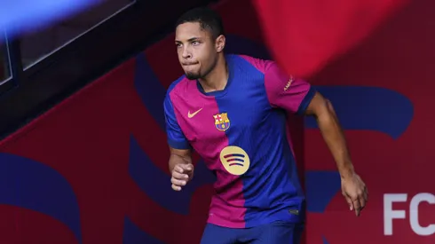Clube português define estratégia para comprar Vitor Roque, do Barcelona. (Foto: Imago)