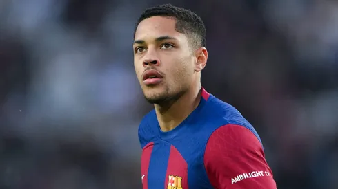 Vitor Roque, do Barcelona, é aprovado agora para reforçar campeão da Champions League (Photo by David Ramos/Getty Images)