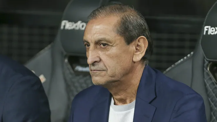 RAMÓN DIAZ, TREINADOR DO CORINTHIANS. (Photo by Ricardo Moreira/Getty Images)