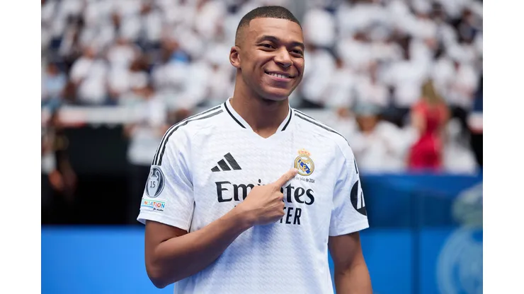 Kylian Mbappé fará sua estreia com a camisa do Real Madrid.