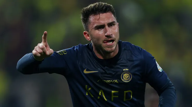 Aymeric Laporte em jogo do Al-Nassr. Zagueiro está na mira do Chelsea. Foto: Yasser Bakhsh/Getty Images