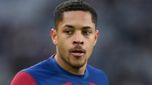 De saída do Barcelona, Vitor Roque se aproxima de acerto para vestir vermelho e preto (Photo by David Ramos/Getty Images)