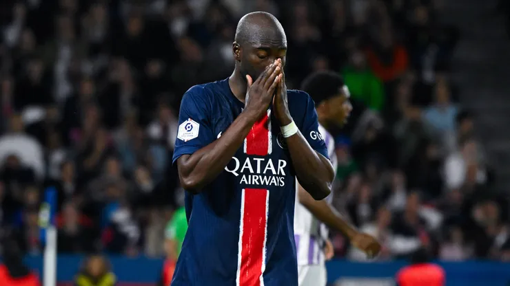 Danilo Pereira em partida pelo PSG