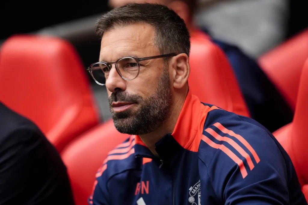 O novo assistente técnico do Manchester United, van Nistelrooy, deve ajudar a melhorar o rendimento dos jogadores de ataque. (Foto: Nick Potts)