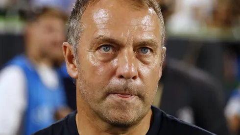 Hansi Flick, do Barcelona, dá sinal positivo para despedida de jogador.