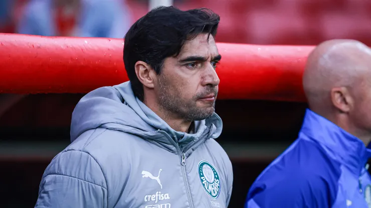 Abel Ferreira, treinador do Palmeiras em jogo contra Internacional