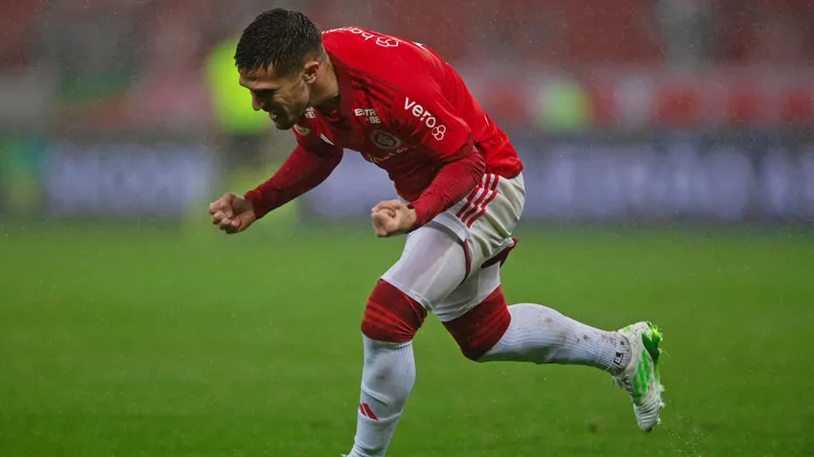 Fabrício Bustos estava no Inter, foi para o River Plate e pode levar outro craque.