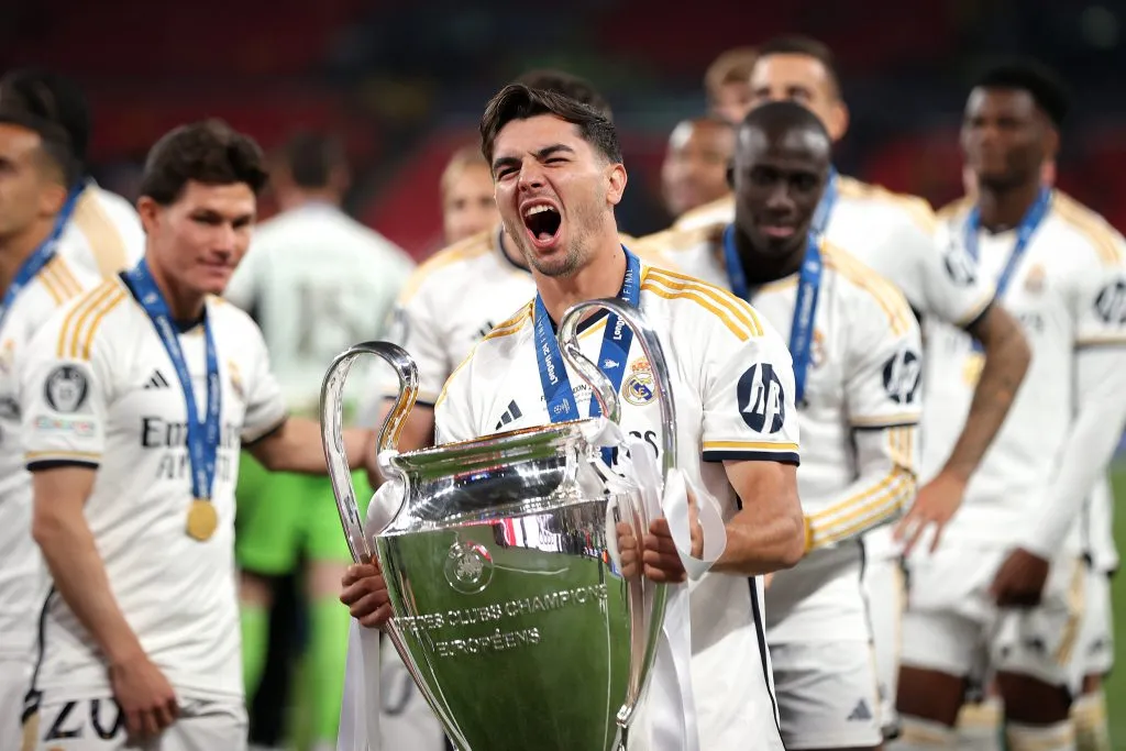 Fran García pelo Real Madrid comemorando a Champions League. (Photo by Alex Pantling/Getty Images)