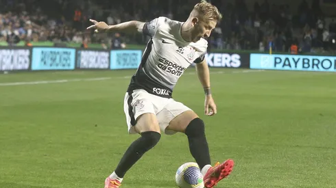 Pedro Henrique em ação no duelo entre Grêmio e Corinthians, pelas oitavas de final da Copa do Brasil. (Associated Press / Alamy Stock Photo)