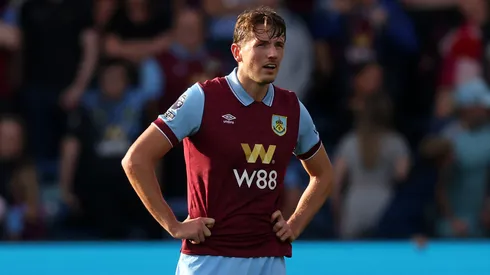 Sander Berge em partida pelo Burnley