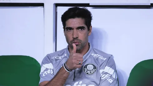 Abel Ferreira conversa com o jornalista André Hernan