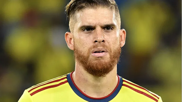 Cuéllar, ex-Flamengo, acerta com gigante do Brasileirão e terá salário de R$ 900 mil por mês.(Photo by Gabriel Aponte/Getty Images)