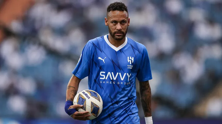 Neymar com a camisa do Al Hilal.