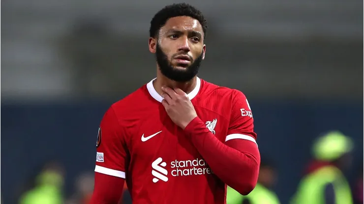 Joe Gomez tomou a sua decisão sobre onde vai jogar a temporada 2024/25. (Foto: Marco Luzzani/Getty Images)