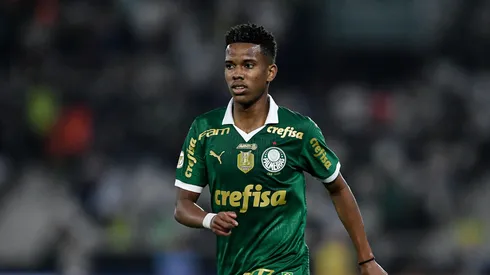 Estêvão em partida pelo Palmeiras