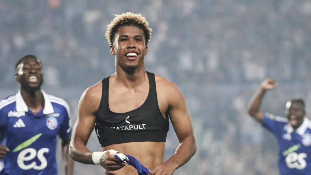 Andrey Santos em jogo do Strasbourg. Foto: Elyxandro Cegarra/Panoramic