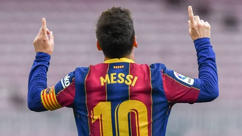 Campeão de tudo pelo Barcelona, Lionel Messi negocia para voltar a jogar no Barça.