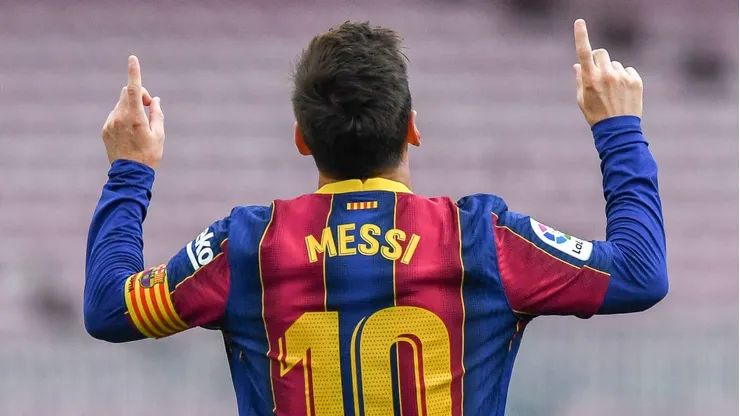Campeão de tudo pelo Barcelona, Lionel Messi negocia para voltar a jogar no Barça.