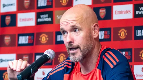 Erik Ten Hag renova contrato até 2026