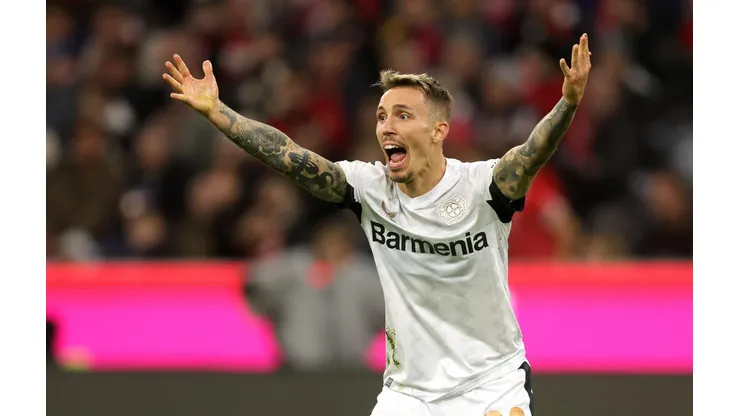 Grimaldo durante a partida entre Bayern de Munique e Bayer Leverkusen, no dia 28 de setembro de 2024, pela Bundesliga. (diebilderwelt / Alamy Stock Photo)