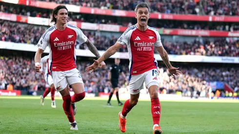 Trossard comemora seu gol pelo Arsenal. Foto: PA Images / Alamy Stock Photo