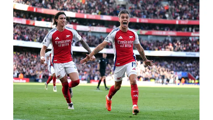 Trossard comemora seu gol pelo Arsenal. Foto: PA Images / Alamy Stock Photo