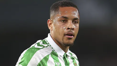 Ex-Barcelona, Vitor Roque 'desmerece' rival na Espanha e viraliza na web: "Sem humildade"