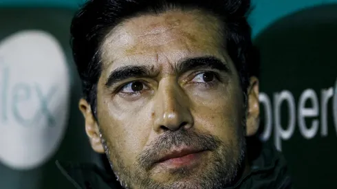 Abel Ferreira, técnico do Palmeiras, durante partida contra o Atlético-MG no estádio Brinco de Ouro pelo Campeonato Brasileiro Série A 2024. (Foto: Marco Miatelo/AGIF)