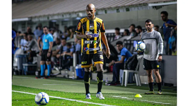 Waguininho durante o confronto entre Santos e Novorizontino pela Série B, no dia 23 de setembro de 2024. (SPP Sport Press Photo. / Alamy Stock Photo)
