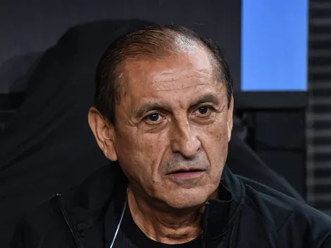 Joia de Ramón Díaz, Ryan renova contrato