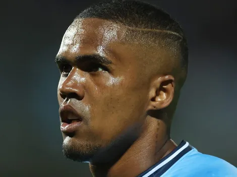 Athletic negocia a chegada de Douglas Costa, ex-Grêmio e Fluminense