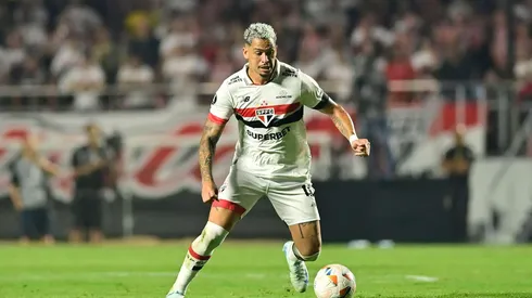 Luciano em ação no confronto entre São Paulo e Botafogo pela Libertadores, no dia 25 de setembro de 2024. (Eduardo Carmim / Alamy Stock Photo)