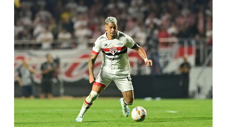 Luciano em ação no confronto entre São Paulo e Botafogo pela Libertadores, no dia 25 de setembro de 2024. (Eduardo Carmim / Alamy Stock Photo)