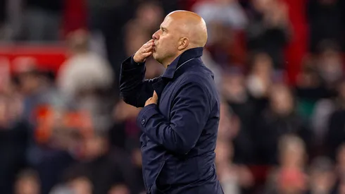 Arne Slot em partida do Liverpool