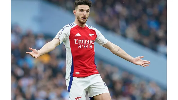 Declan Rice em campo na partida entre Manchester City e Arsenal pela Premier League, no dia 22 de setembro de 2024. (Sportimage Ltd / Alamy Stock Photo)