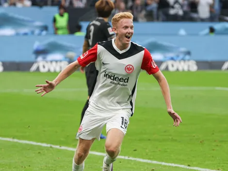 Arsenal e Liverpool miram Hugo Larsson, do Eintracht Frankfurt