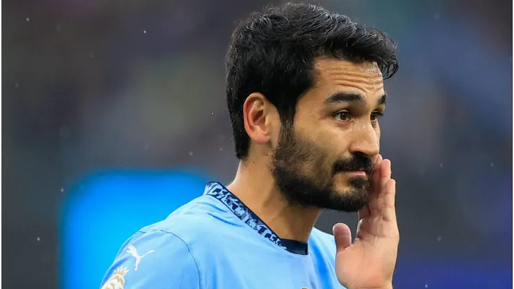 Ilkay Gundogan com a camisa do Manchester City.