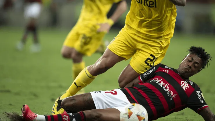 Bruno Henrique, jogador do Flamengo, durante a partida contra o Peñarol, no estádio do Maracanã, pela Copa Libertadores de 2024. Sipa US / Alamy Stock Photo