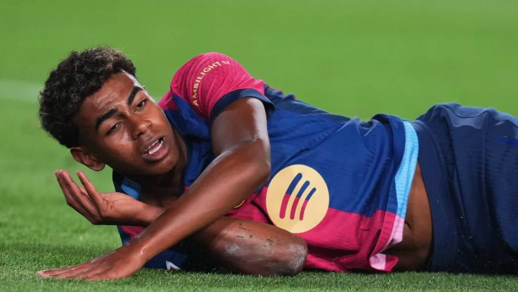 Apesar da vitória, a situação do Lamine Yamal trouxe alarmes entre os torcedores, que temiam uma lesão séria. (Foto: IMAGO / Pressinphoto)