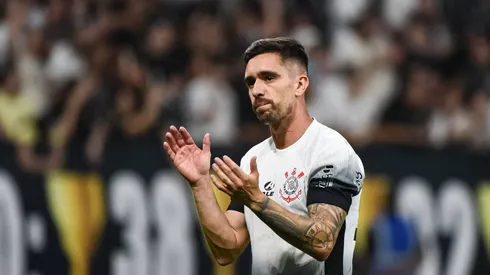 Coronado, do Corinthians, ironiza comentários sobre sua condição física.