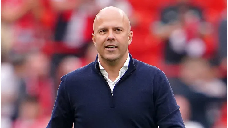 Técnico do Liverpool, Arne Slot pode ganhar reforço em breve. (Foto: Peter Byrne/Imago/PA Images)