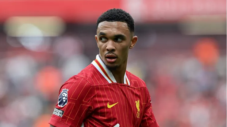 Alvo do Real Madrid, Arnold abre o jogo sobre seu futuro no Liverpool.