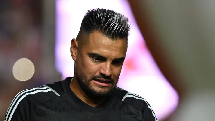 O Boca está planejando uma punição para o goleiro Sergio Romero. (Foto: Luciano Bisbal/Getty Images)
