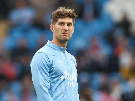 Stones, do Manchester City, desaprova estratégia usada pelo Arsenal