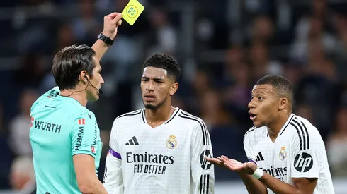 Mbappé leva cartão bobo hoje. Foto: Florencia Tan Jun/Getty Images