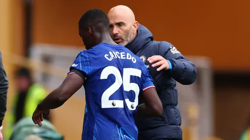 Enzo Maresca e Moisés Caicedo em partida pelo Chelsea